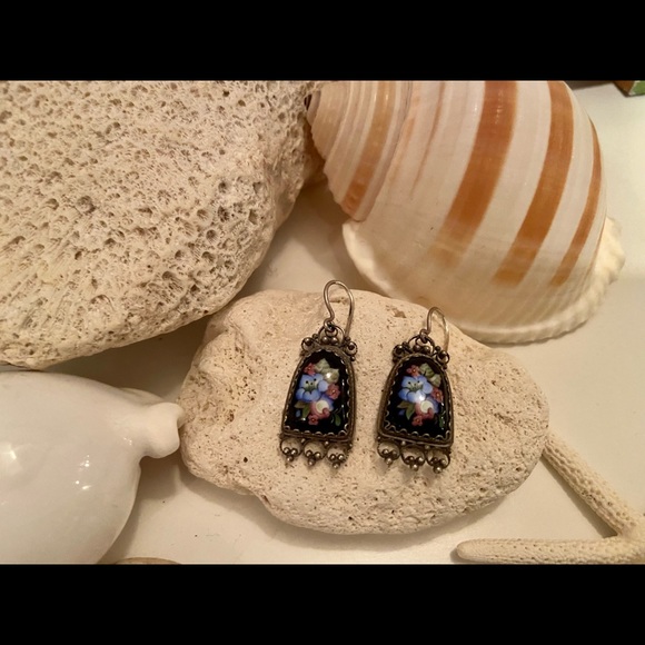 Victorian Inspired Earrings - Picture 4 of 7